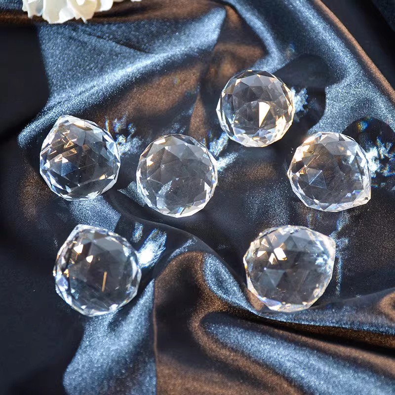 Crystal Ball Prism Sun Catcher - Crystal Ball Decor recensione e prezzo
