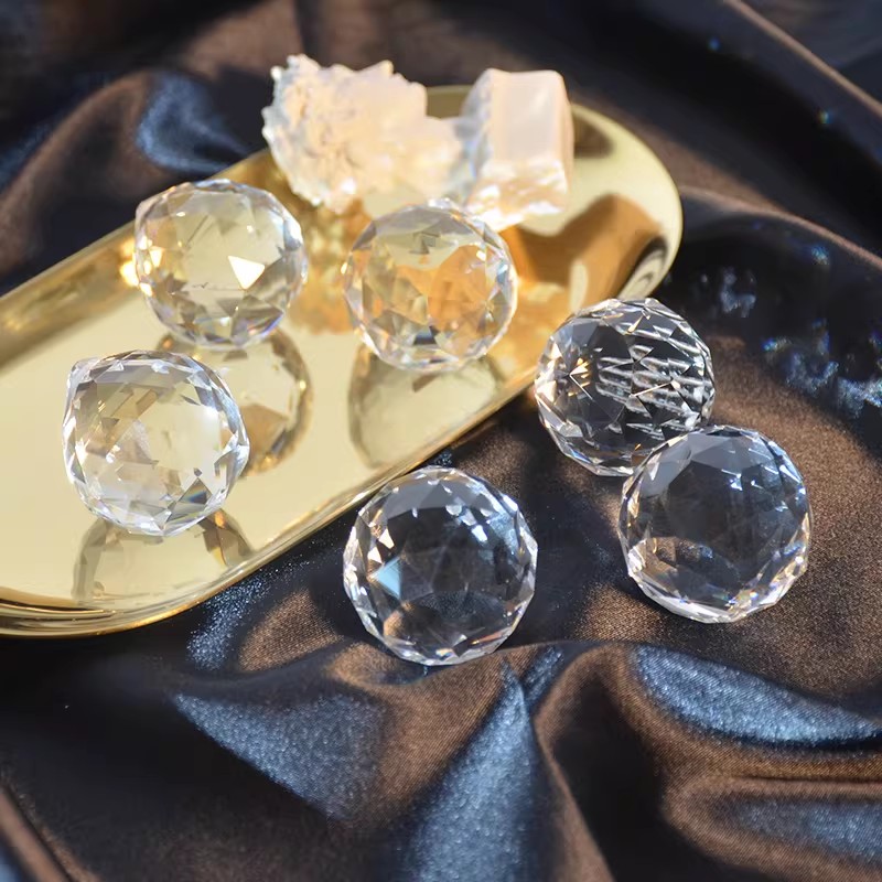 Crystal Ball Prism Sun Catcher - Crystal Ball Decor recensione e prezzo