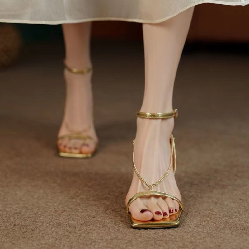 New Summer Fashion Square Toe  - Luxury Lifestyle recensione e prezzo