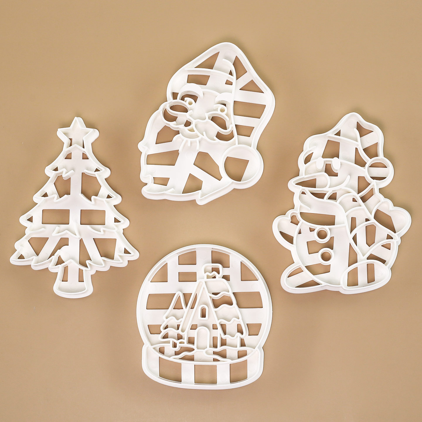 4 Pcs Christmas Cookie Cutter  - Crystal Ball Decor recensione e prezzo