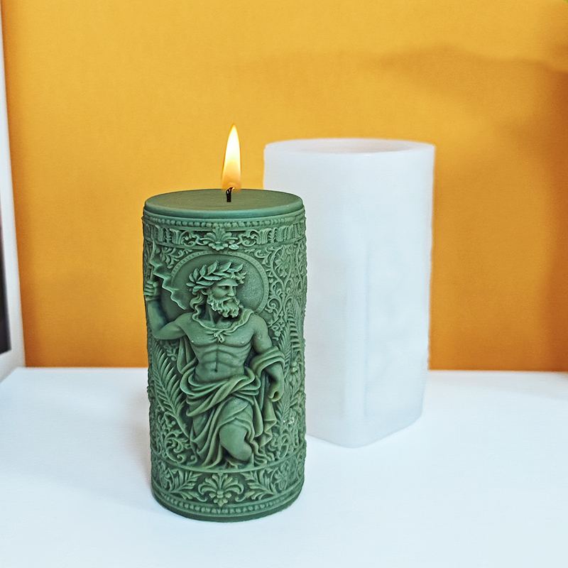 Luxurious Retro God Statue Sce - Scented Candle Luxury recensione e prezzo